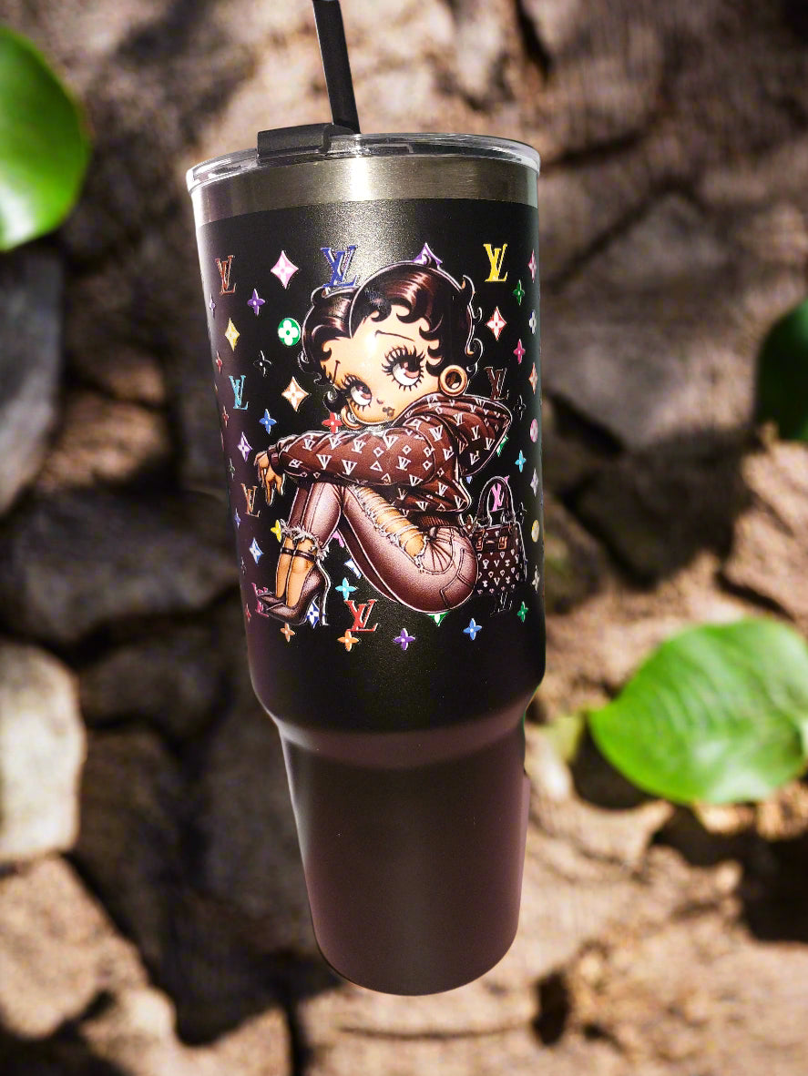 Betty 40oz Tumbler in black