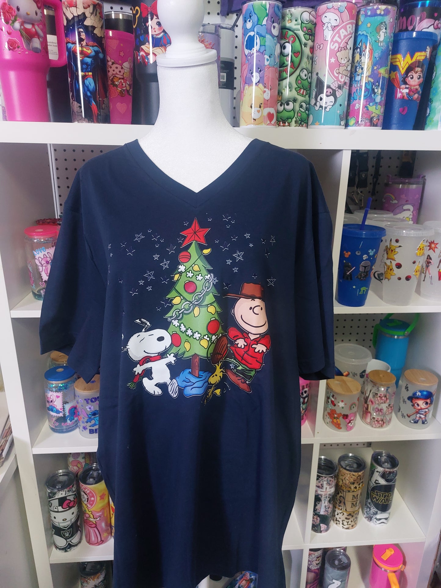 Christmas Snoop friends T-shirt V-neck ready to go