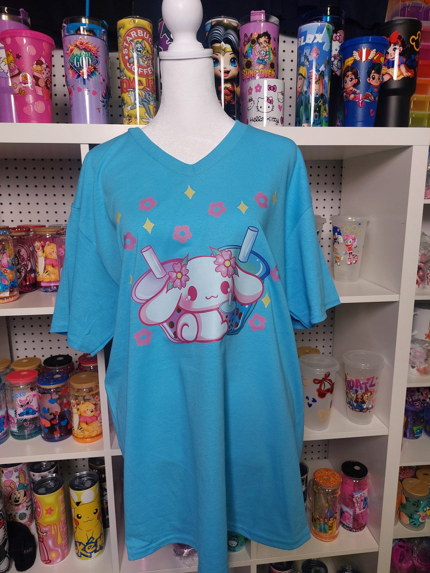 Cinnamon cups V-NECK T-SHIRT