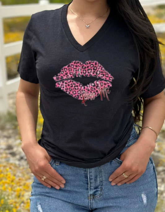 "Kiss Me" Pink Leopard Lips Print T-Shirt