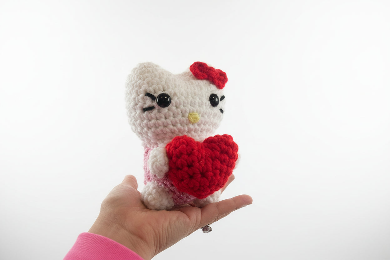 Kitty & heart CROCHET PRE-ORDER