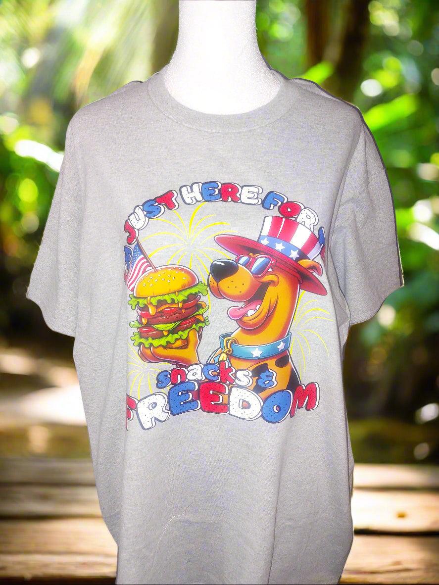 I'M JUST HERE FOR SNACKS & FREEDOM T-SHIRT