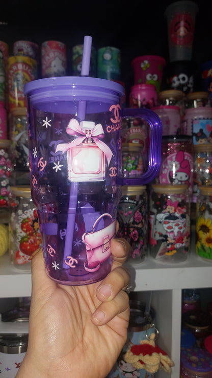 Cosmetics 💄 20oz Plastic tumbler with handle