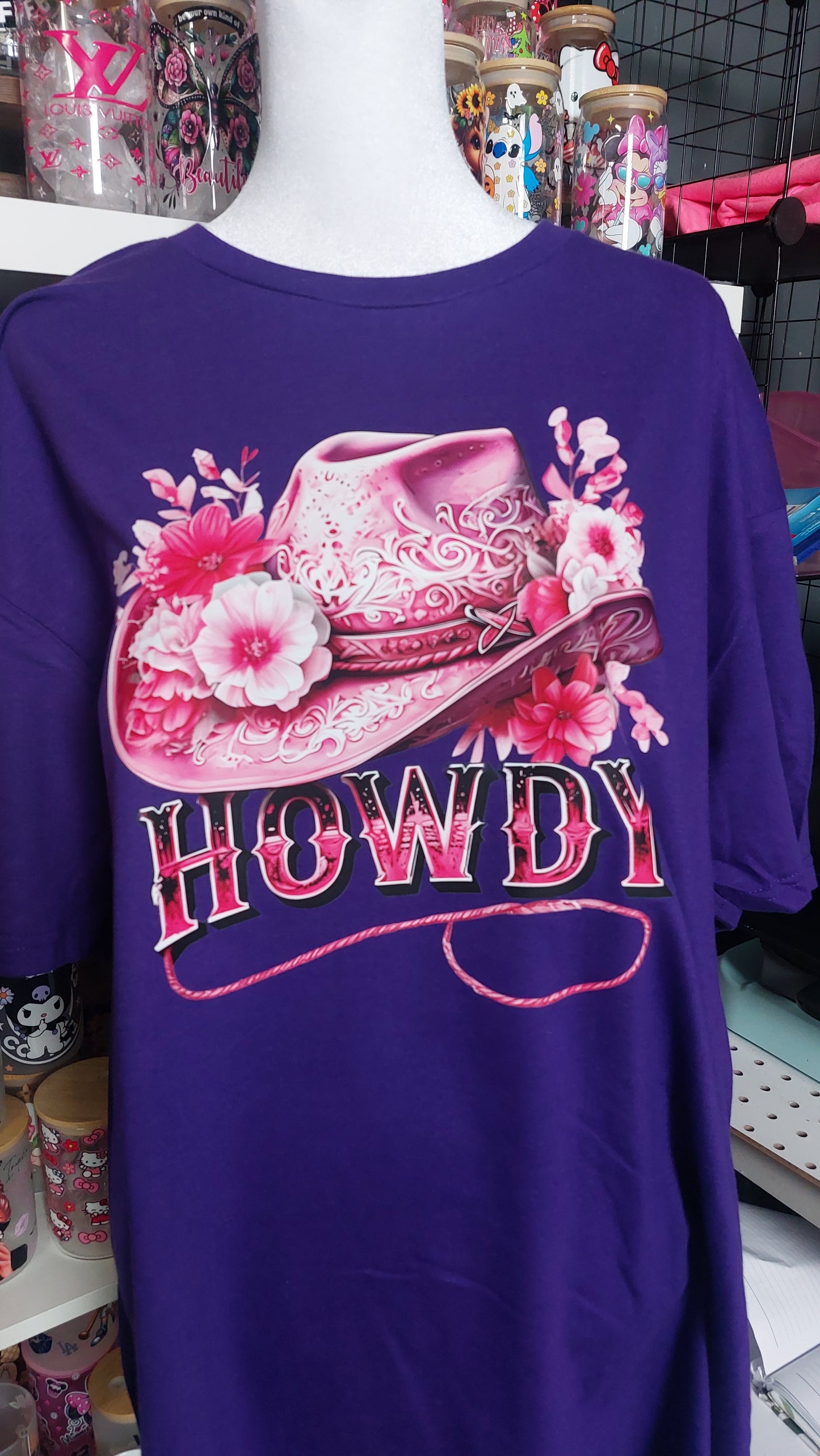 Howdy hat crew neck t-shirt