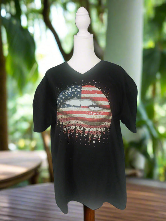 USA FLAG LIPS V-NECK T-SHIRT
