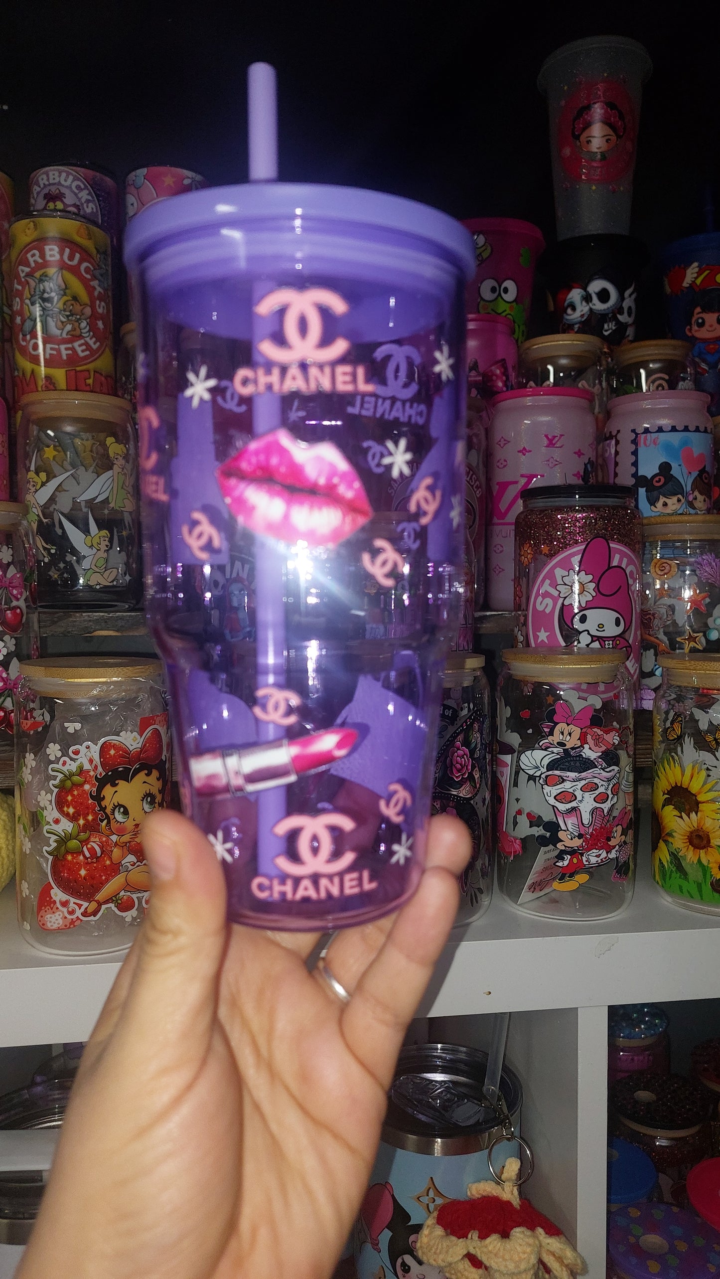 Cosmetics 💄 20oz Plastic tumbler with handle